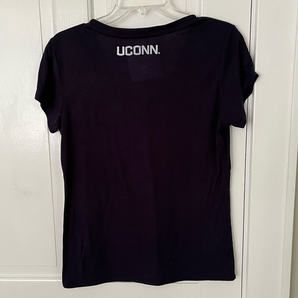UConn University of Connecticut Huskies T Shirt V Neck Womens Large Stretch - Picture 6 of 9